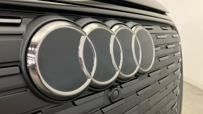 Audi Q4 e-tron 150kW 40 63kWh Black Edition 5dr Auto Electric Estate